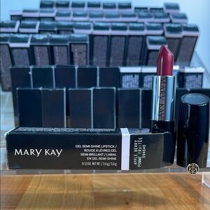 Mary Kay Apple Berry Semi- Shine Lipstick Vibrant Collection